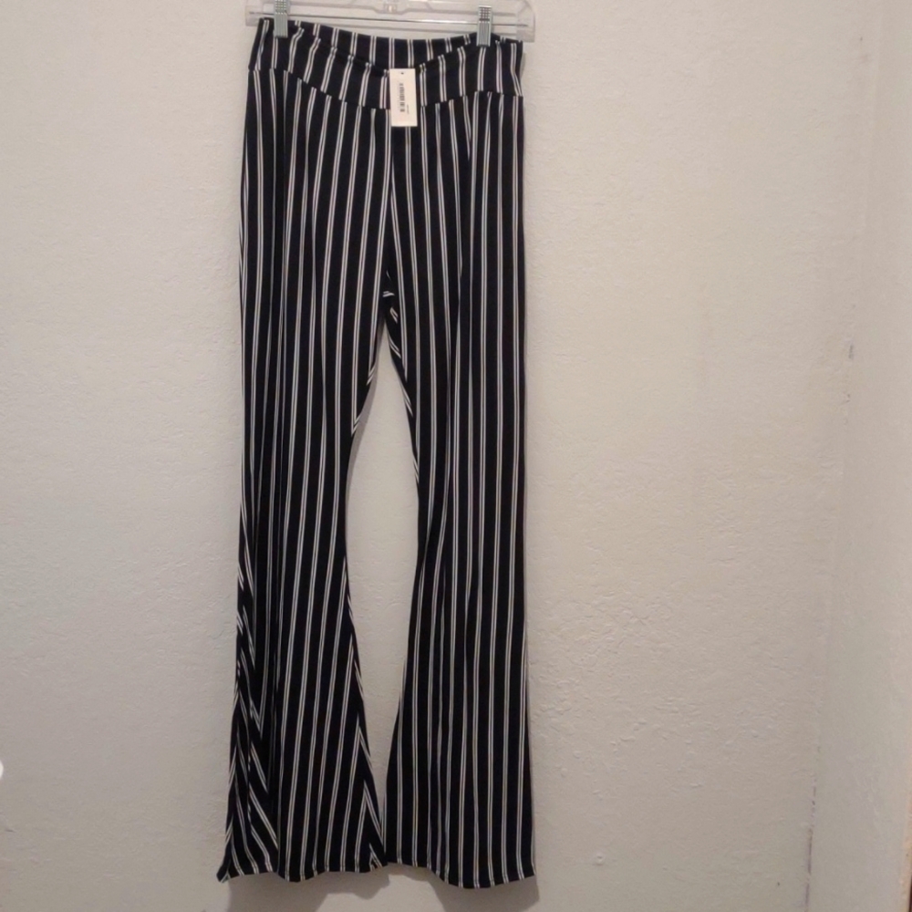NWT Nemaya Fashion Size XL, Black and white Striped